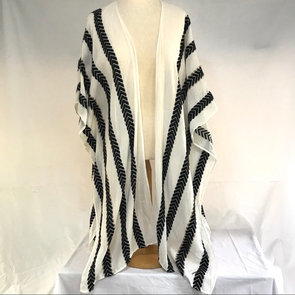 UNIVERSAL THREADs boho wrap/shawl one size - Picture 2 of 8